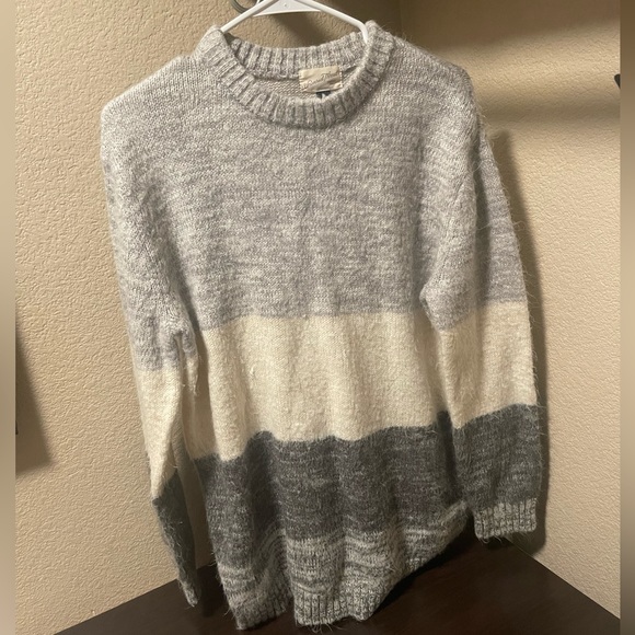 Universal Thread Colorblock Sweater - Picture 2 of 4